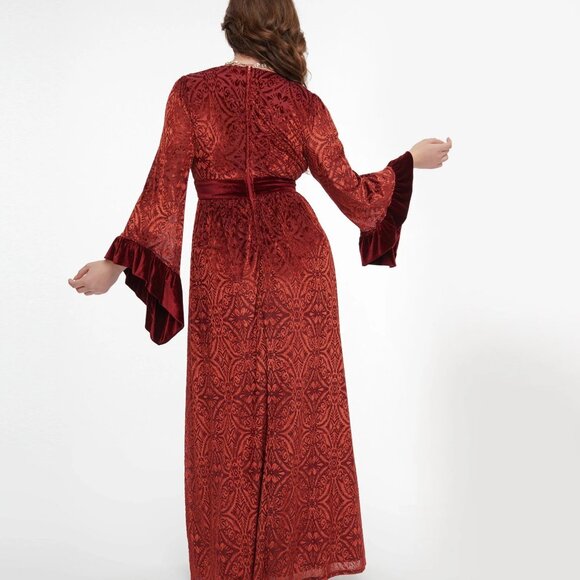Elegant Red Velvet Women’s Dress - Picture 2 of 3